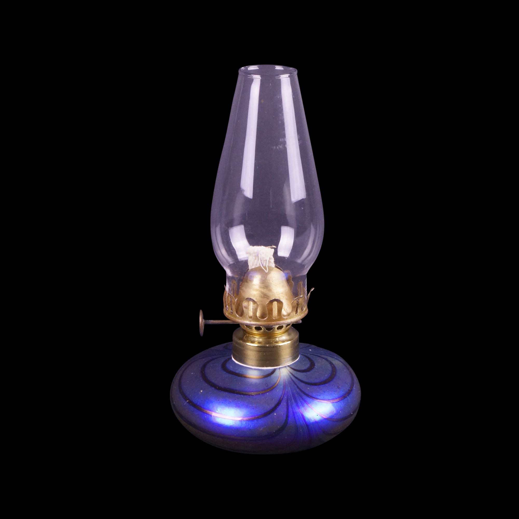 An Aladdin Brass Model No 23 Table Oil Lamp | Old Flames Ltd